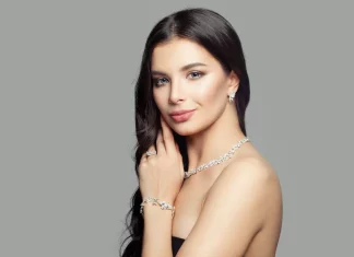 Sparkling Statements: How Diamond Bracelets Elevate Your Style